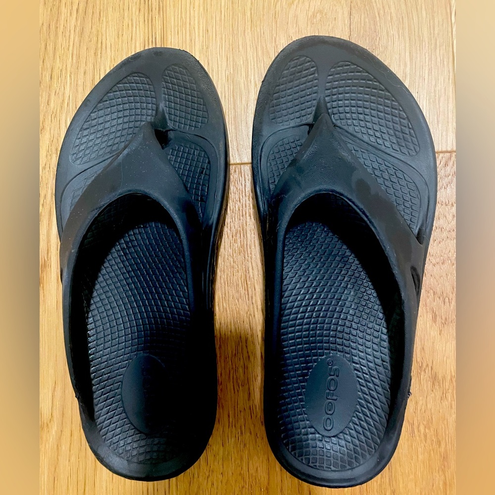 Oofos Unisex Original Black Unisex Sandals size m5/f7/38